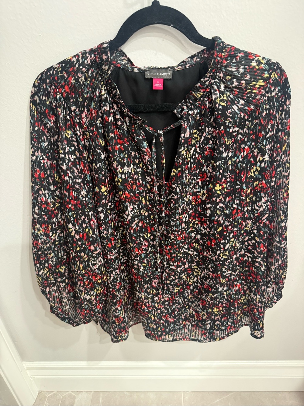 Vince Camuto Black Multicolor Printed Blouse